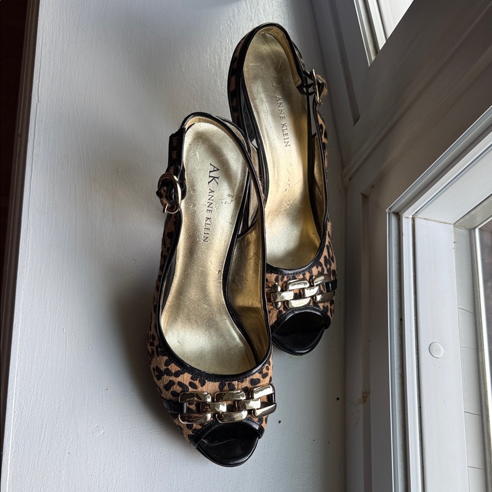 Anne Klein Black and Gold Leopard Heels - Picture 6 of 13